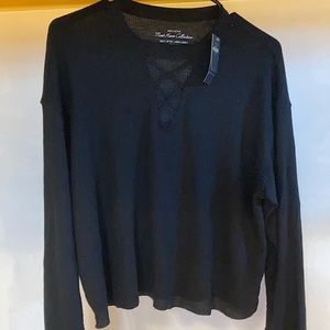 Hollister slight crop long sleeve cross over.